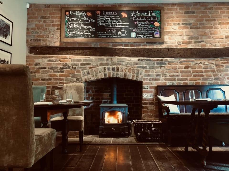 The Lion Hotel Leintwardine Екстериор снимка